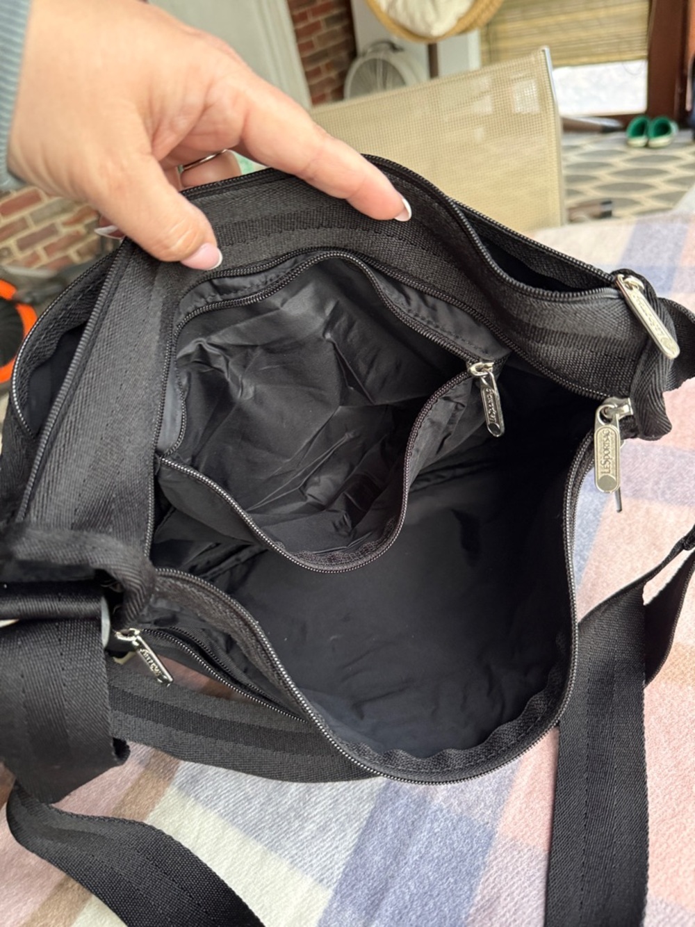 Lesportsac black deluxe everyday bag - Picture 6 of 6
